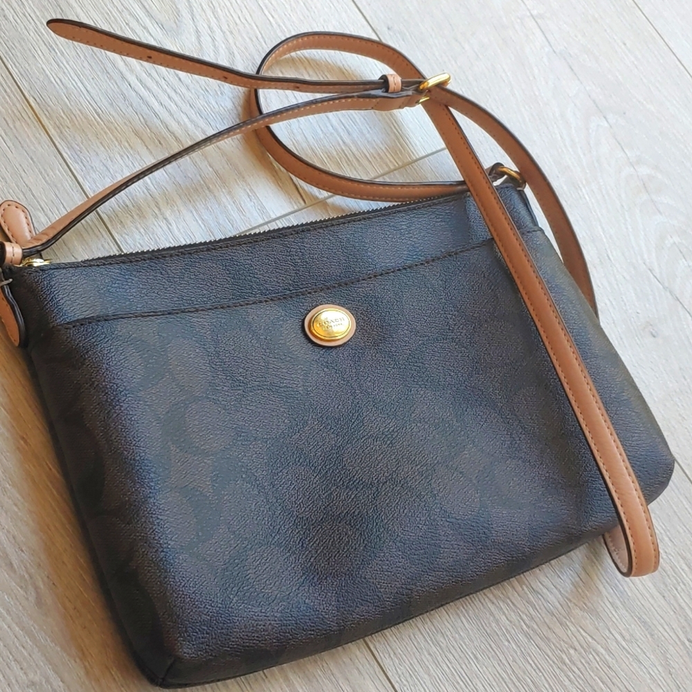 Vintage Coach Leather Crossbody EUC
